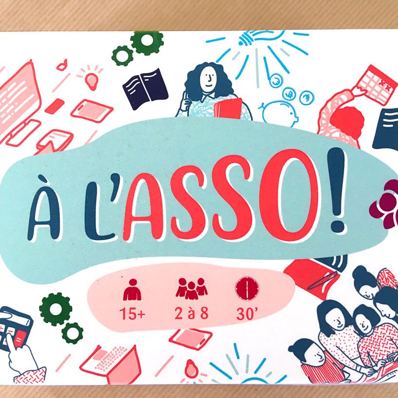 JEU à l’ASSO présentation de la fresque composée de 3 niveaux de 10 tuiles. Les tuiles peuvent toutes s’associer aléatoirement.